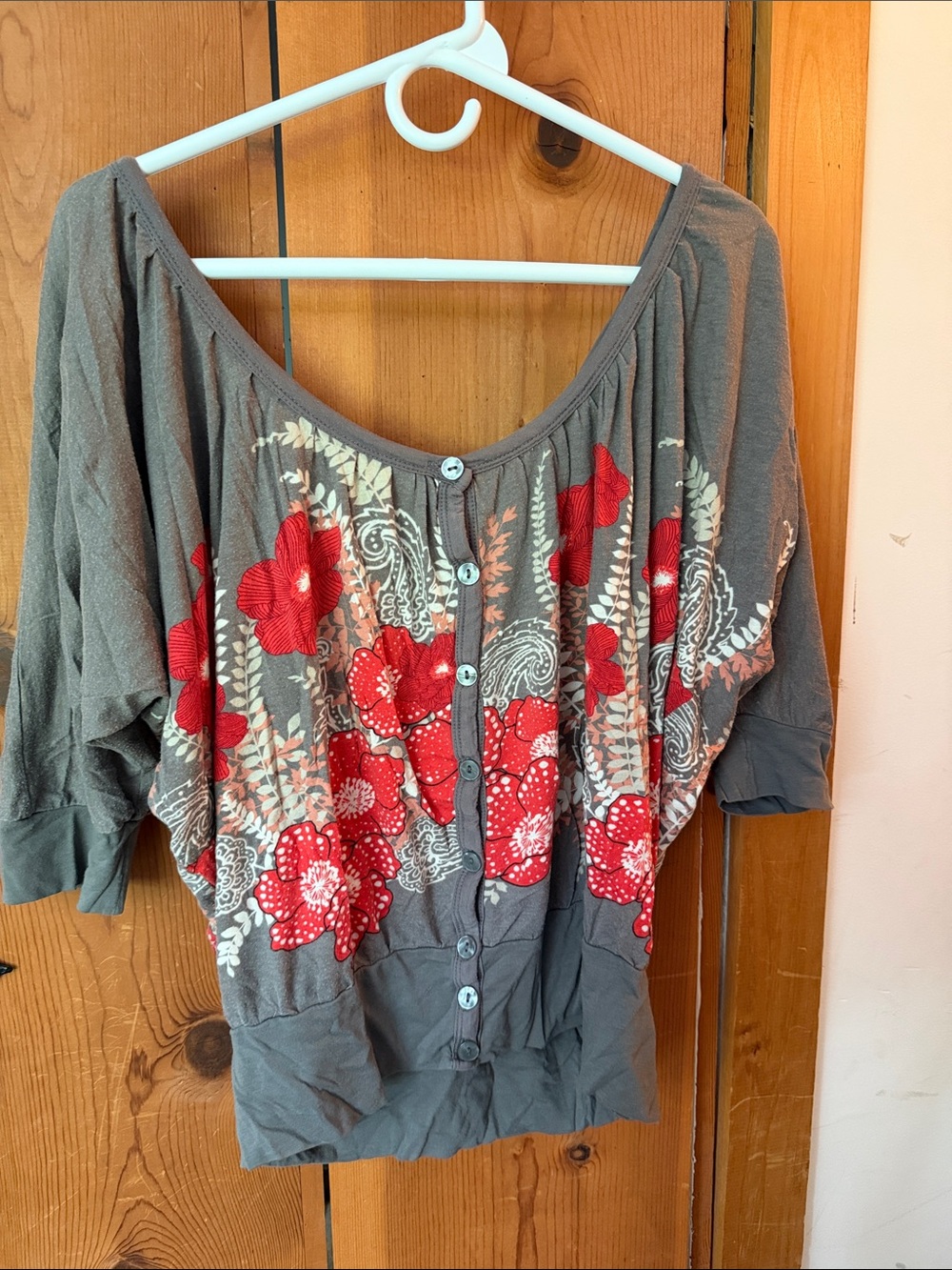 Elle Gray Button-Front Top with Red Floral Print